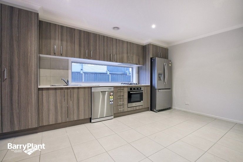 6 Cavell Drive, Craigieburn VIC 3064, Image 1