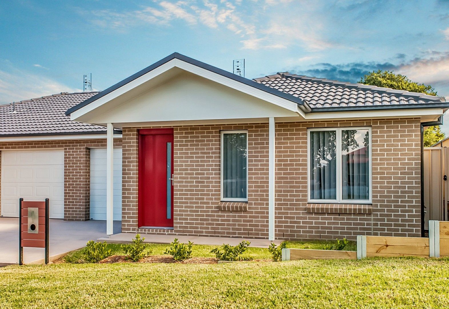 2/9E Quarrybylong Street, Cessnock NSW 2325