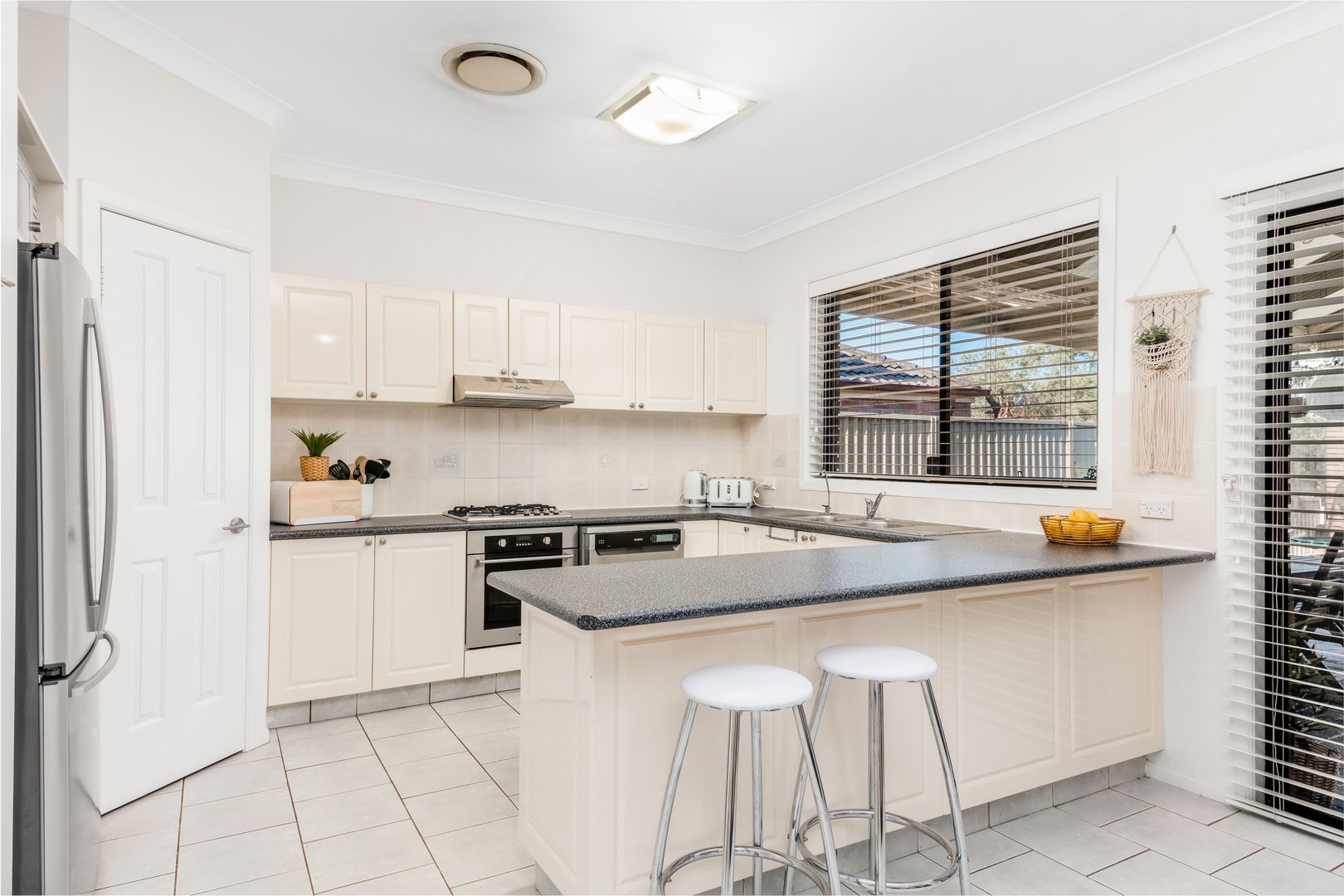 67 Harraden Drive, West Hoxton NSW 2171, Image 2