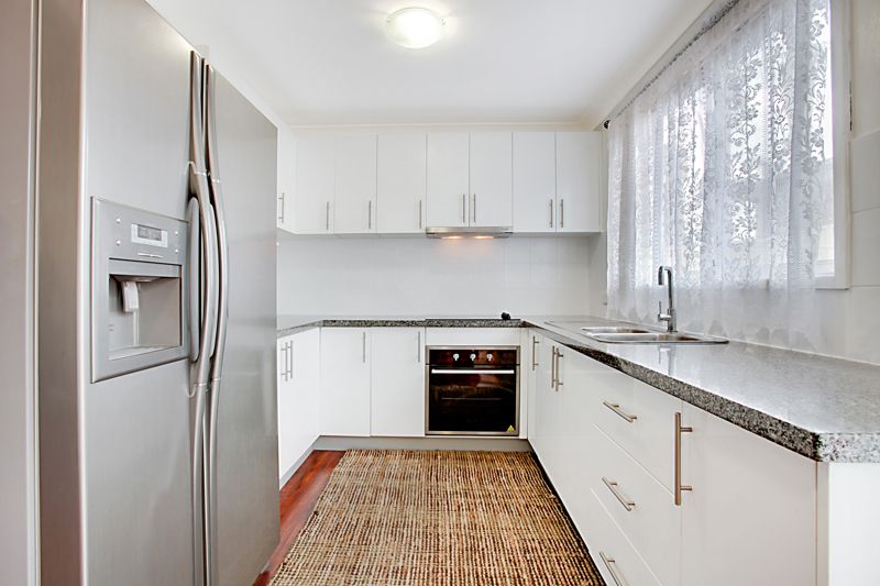 2/11 Arbroath Place, ST ANDREWS NSW 2566, Image 2