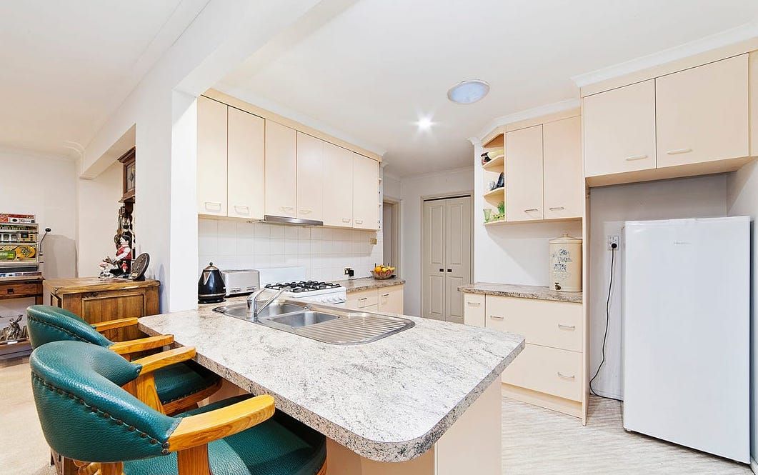 4 bedrooms House in 451 Boronia Road WANTIRNA SOUTH VIC, 3152