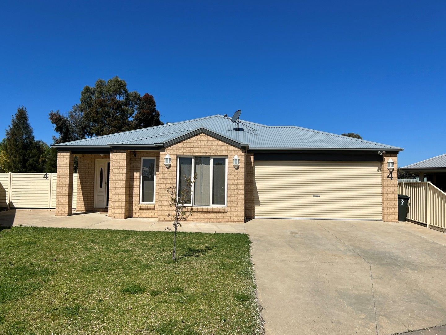 4 Chamberlain Court, Deniliquin NSW 2710, Image 0