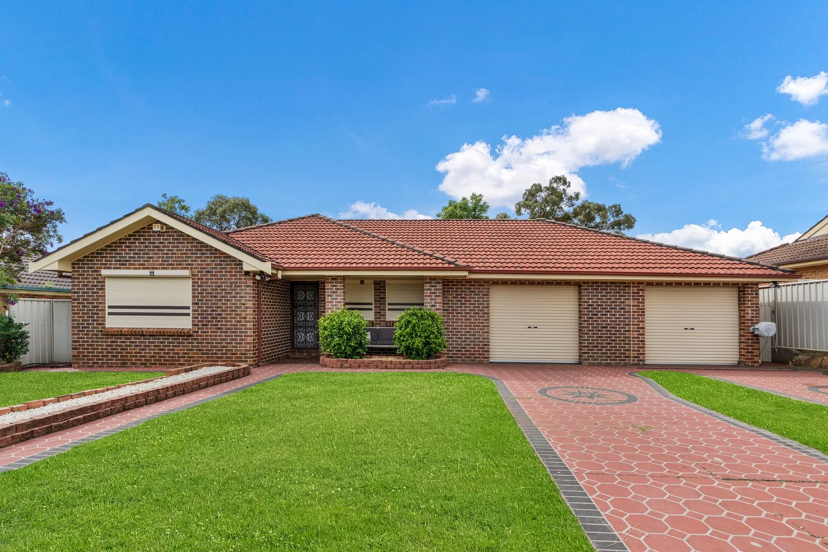 72 Carbasse Crescent, St Helens Park NSW 2560