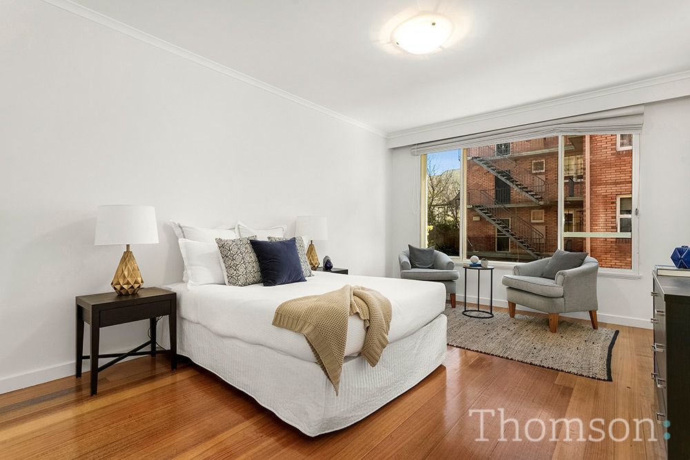 3 bedrooms Apartment / Unit / Flat in 1/11 Woorigoleen Road TOORAK VIC, 3142