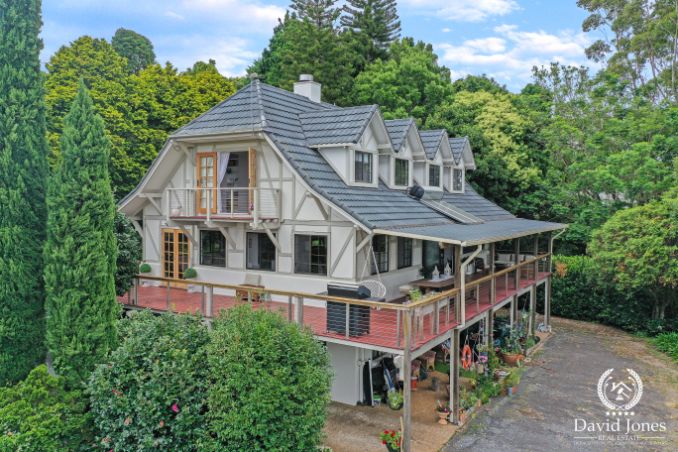 5 bedrooms House in 246 Macdonnell Road TAMBORINE MOUNTAIN QLD, 4272
