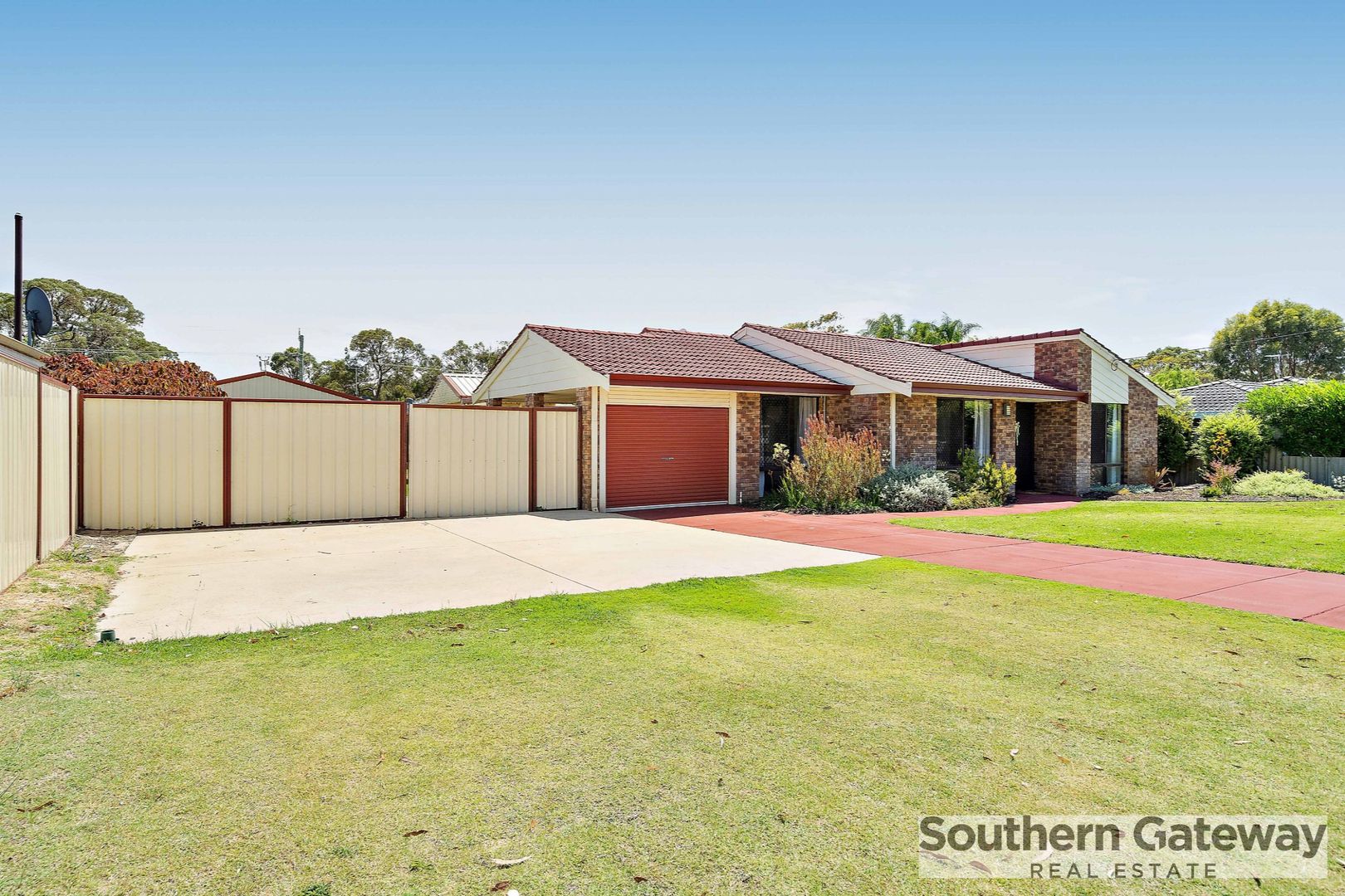 16 Merilup Court, Hillman WA 6168, Image 2