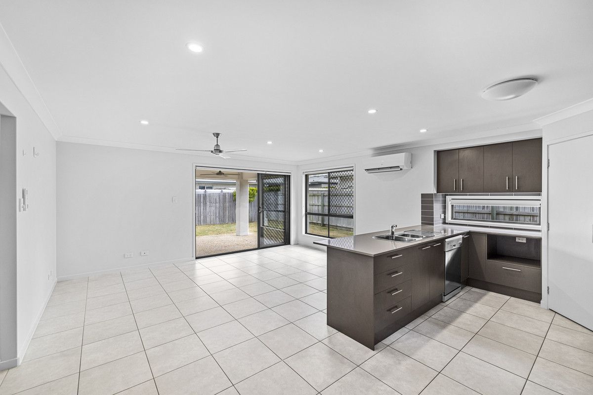 5 Pearl Crescent, Caloundra West QLD 4551, Image 2