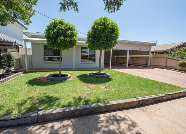 4 Holloway Grove, Swan Hill VIC 3585