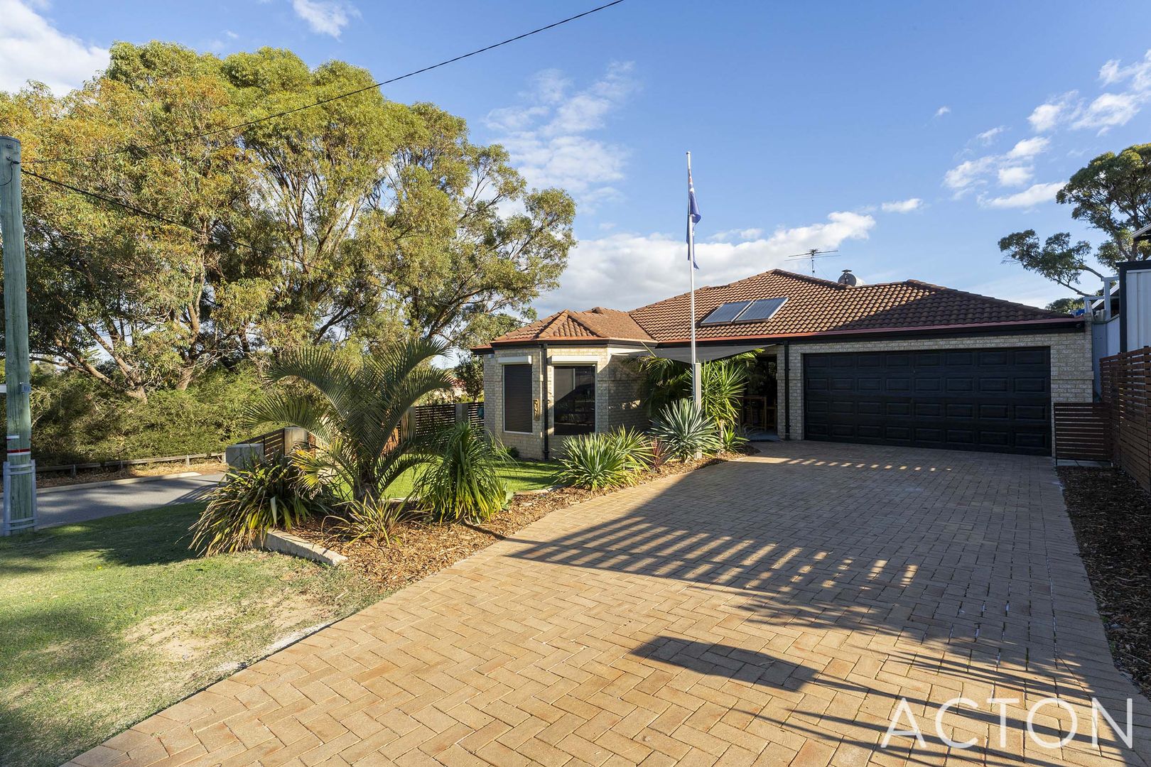 5 bedrooms House in 13 Winya Way FALCON WA, 6210