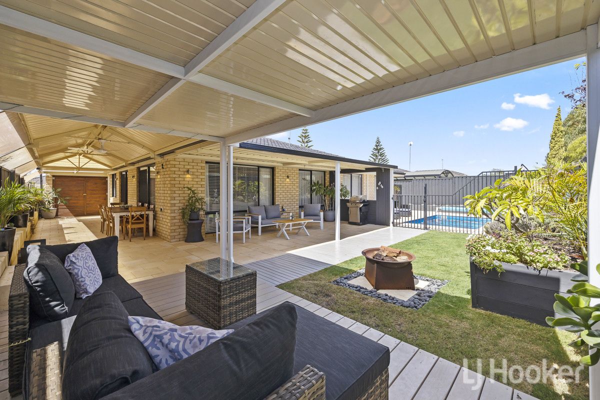 4 bedrooms House in 28 Bombala Close MERRIWA WA, 6030