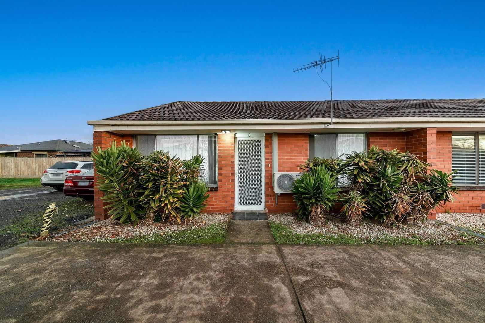 2 bedrooms Apartment / Unit / Flat in 8/23 Fintonia Road NOBLE PARK VIC, 3174