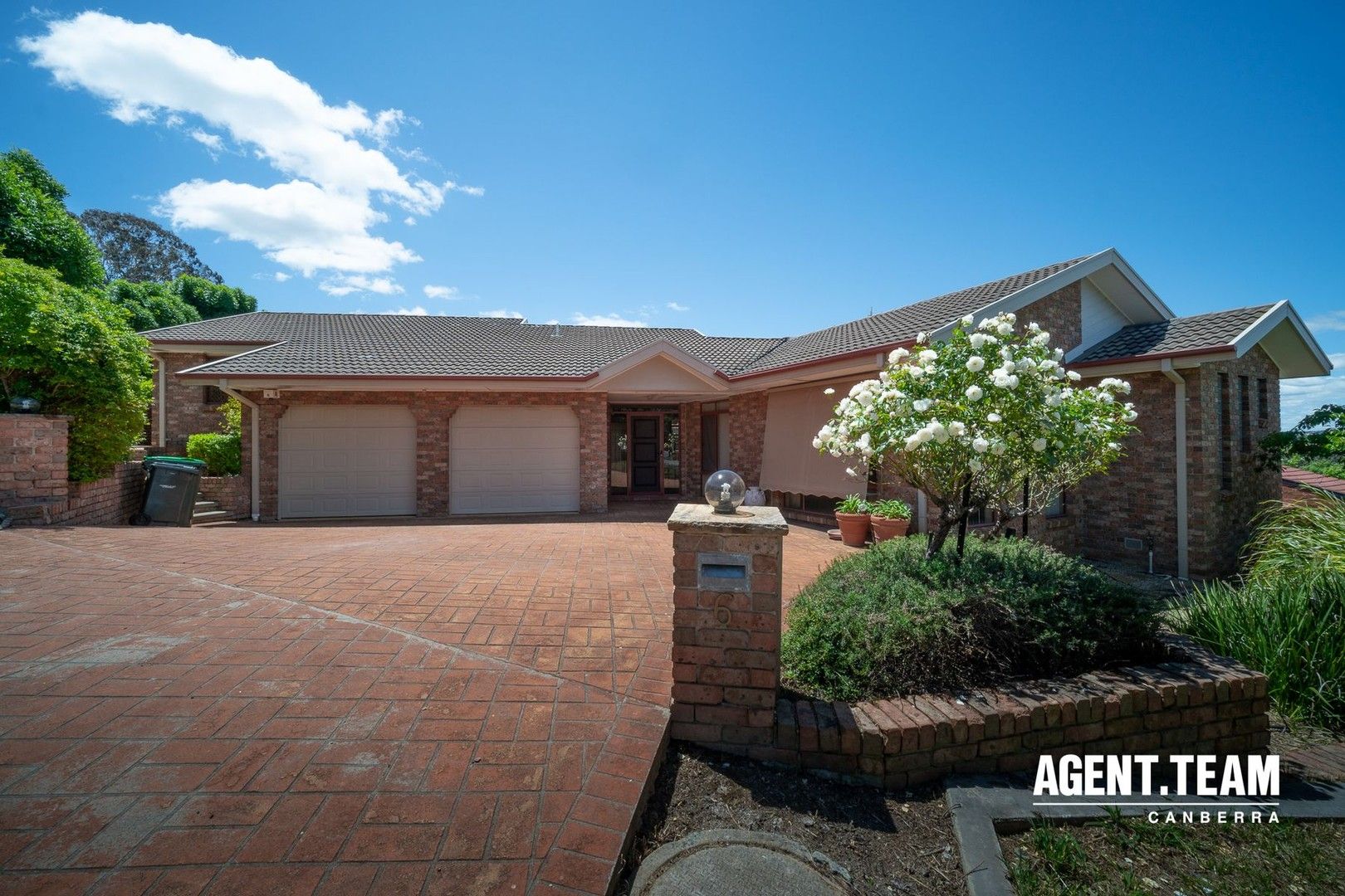 4 bedrooms House in 6 Deumonga Court NGUNNAWAL ACT, 2913