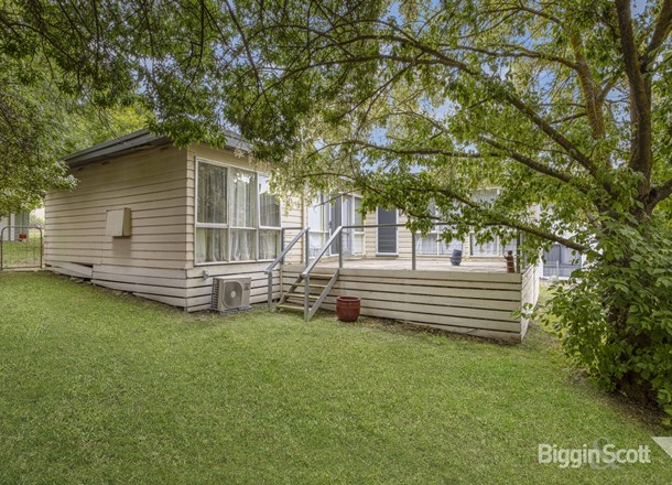 8 Blackmores Road, Clunes VIC 3370