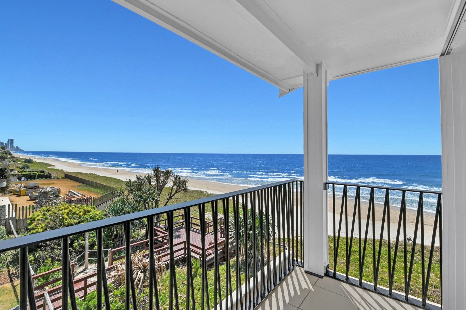 2 bedrooms House in 2 Surf Street MERMAID BEACH QLD, 4218