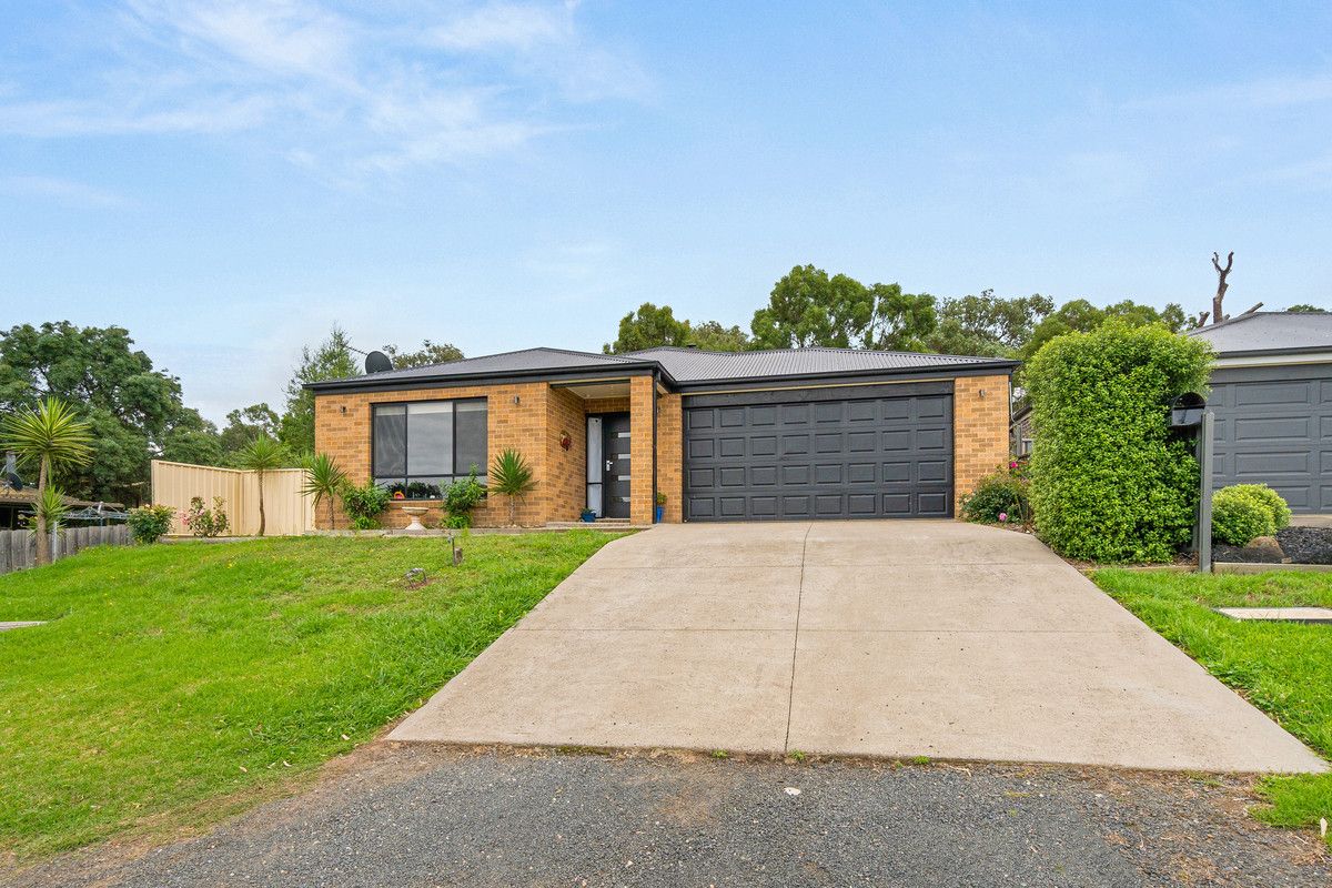 18 Hilltop Crescent, Heyfield VIC 3858, Image 0