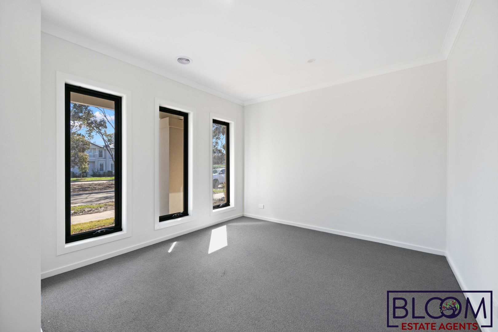 35 Plane Avenue, Mambourin VIC 3024, Image 2