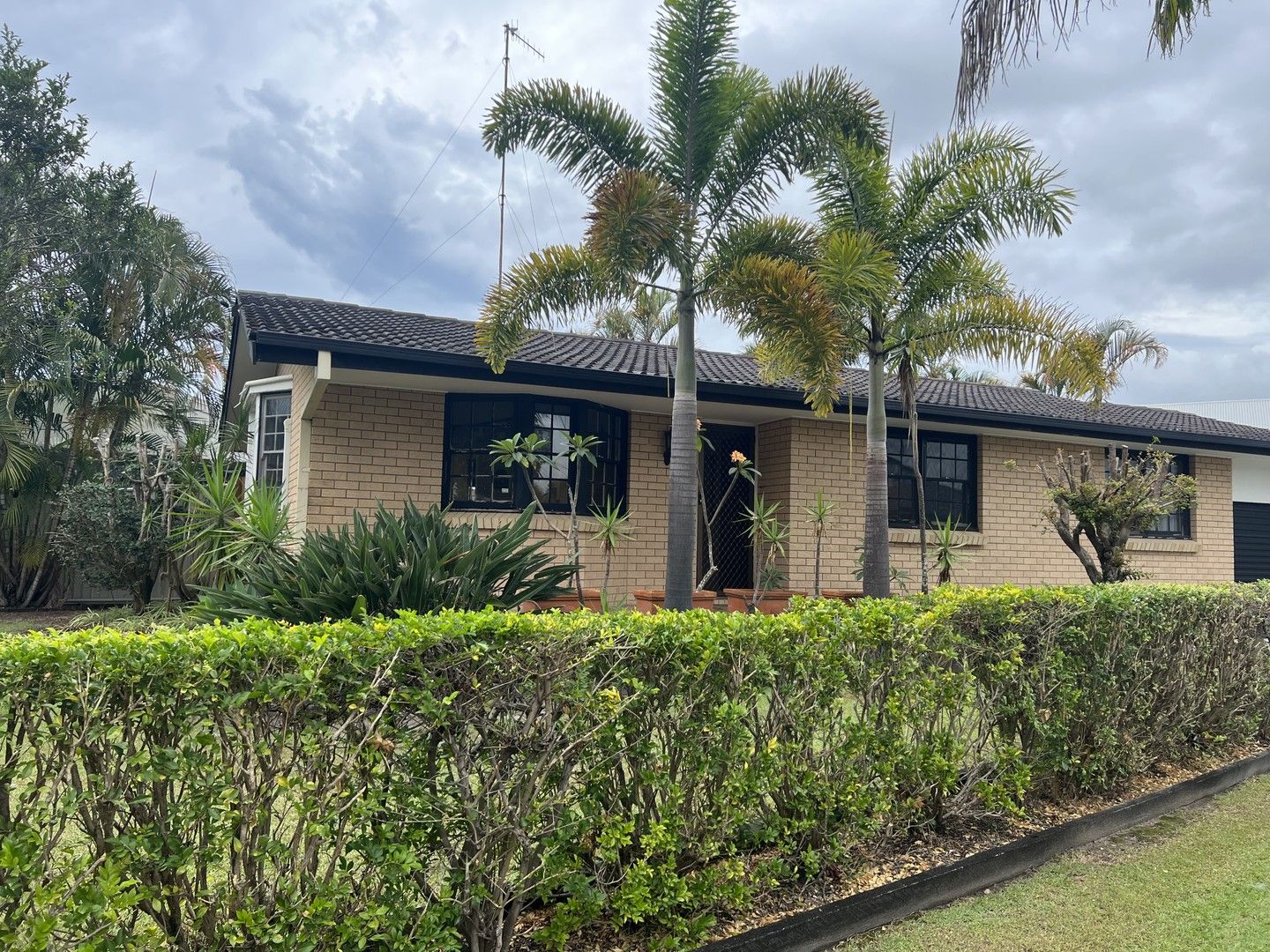 2 bedrooms House in 29 Amboina Avenue PALM BEACH QLD, 4221