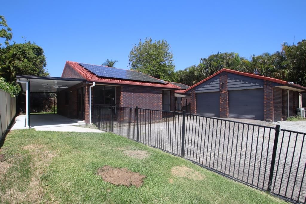 4 bedrooms House in 9 Studio Drive OXENFORD QLD, 4210