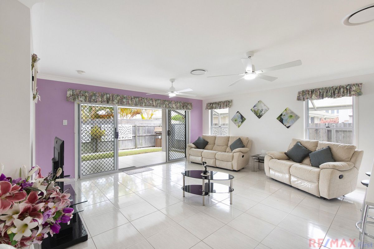 4 Honey Street, Caloundra West QLD 4551, Image 2