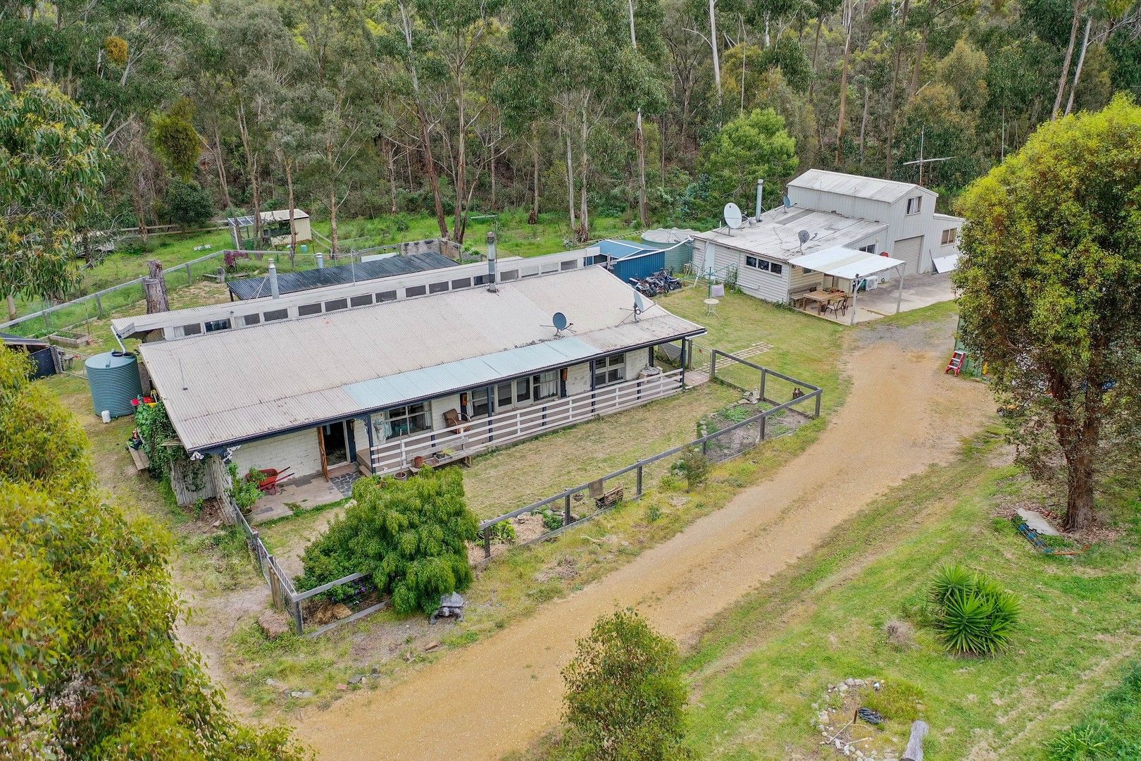 12 bedrooms House in 515 Camerons Road COIMADAI VIC, 3340