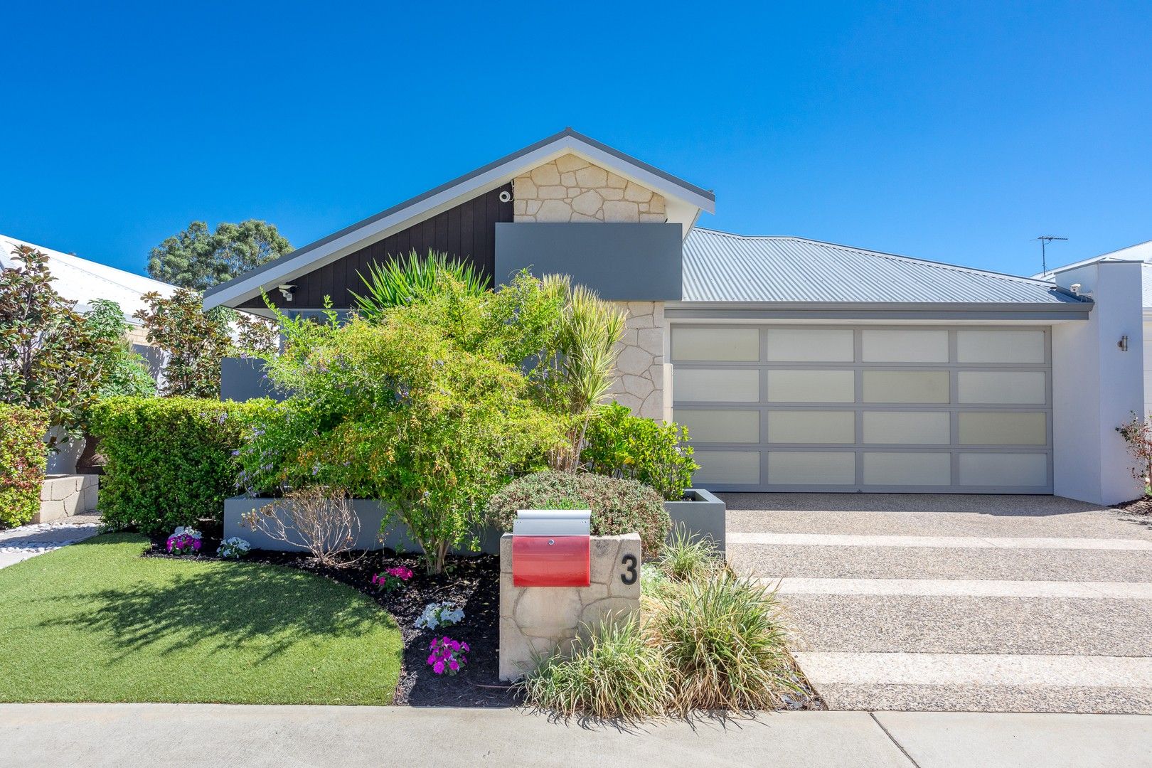 3 bedrooms House in 3 Jindabyne Street HILBERT WA, 6112