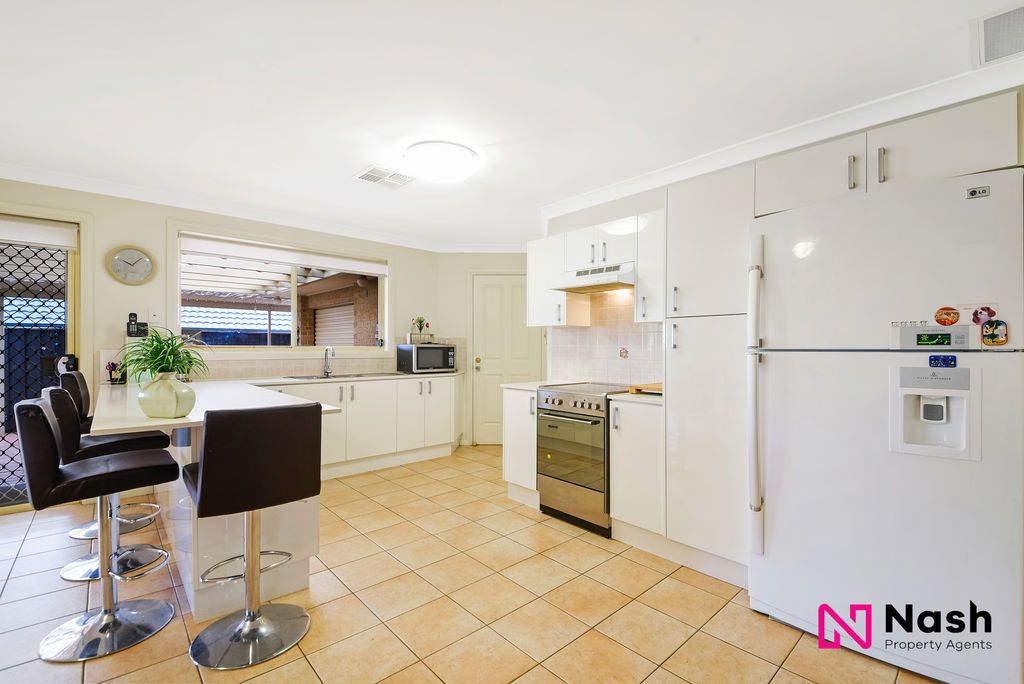 6 Combings Place, Currans Hill NSW 2567, Image 2