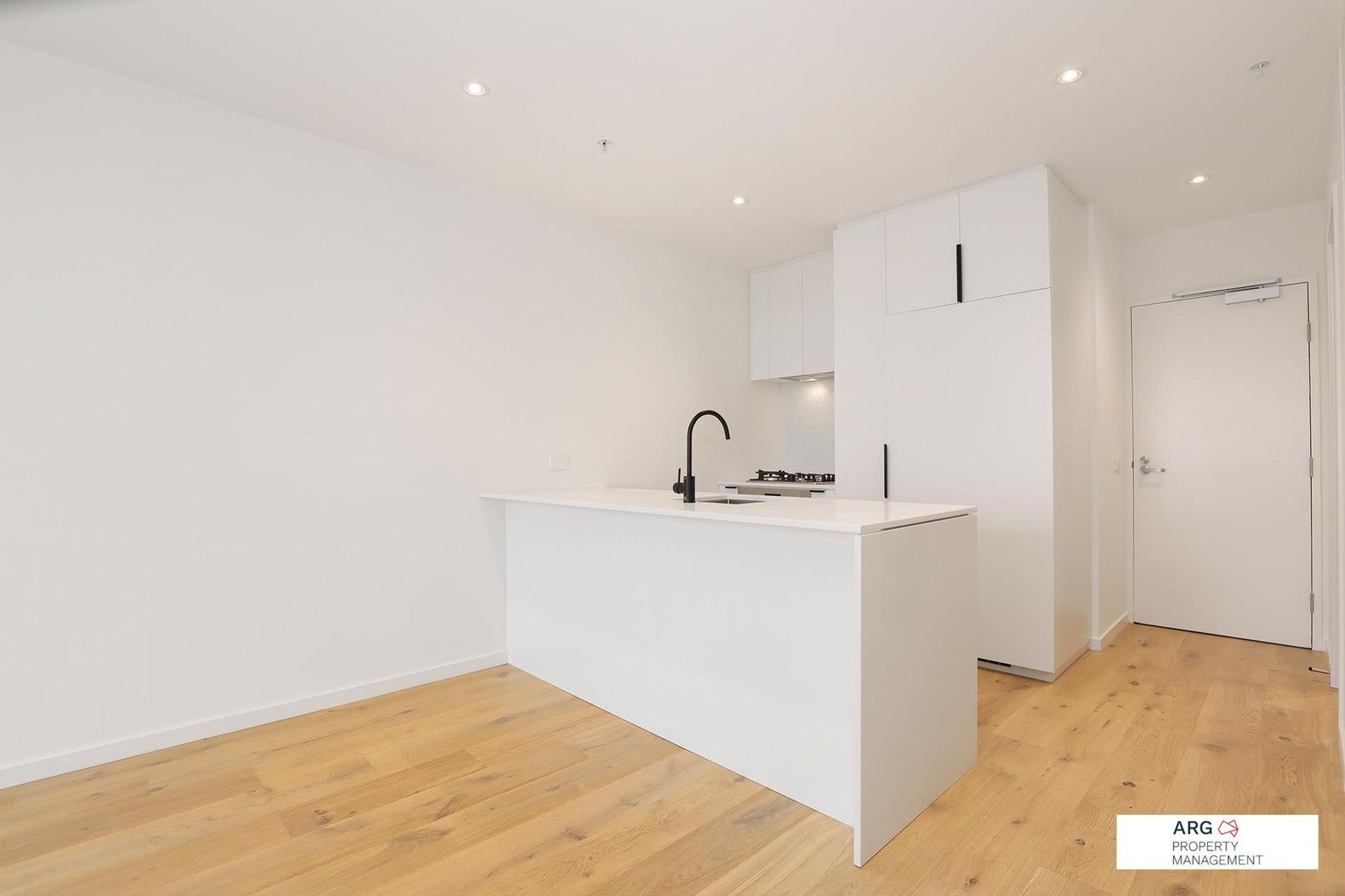 1 bedrooms House in 902/8 Hallenstein Street FOOTSCRAY VIC, 3011