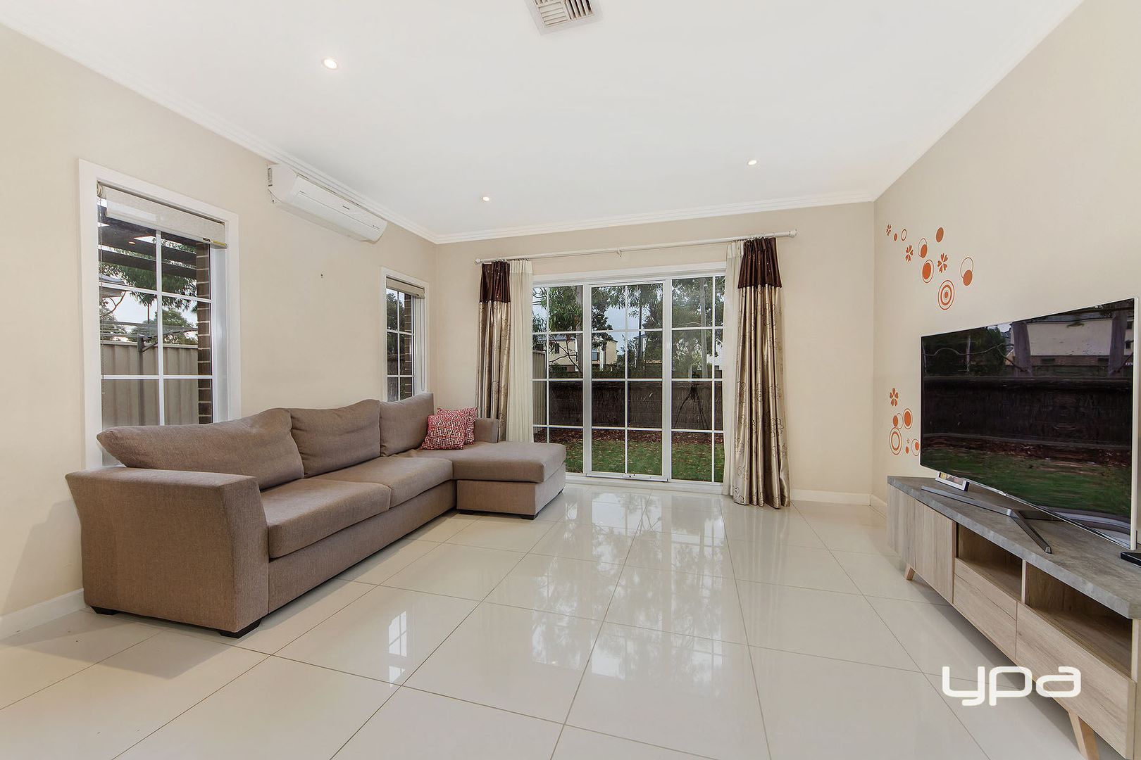 10/7 Toolondo Close, Caroline Springs VIC 3023, Image 1