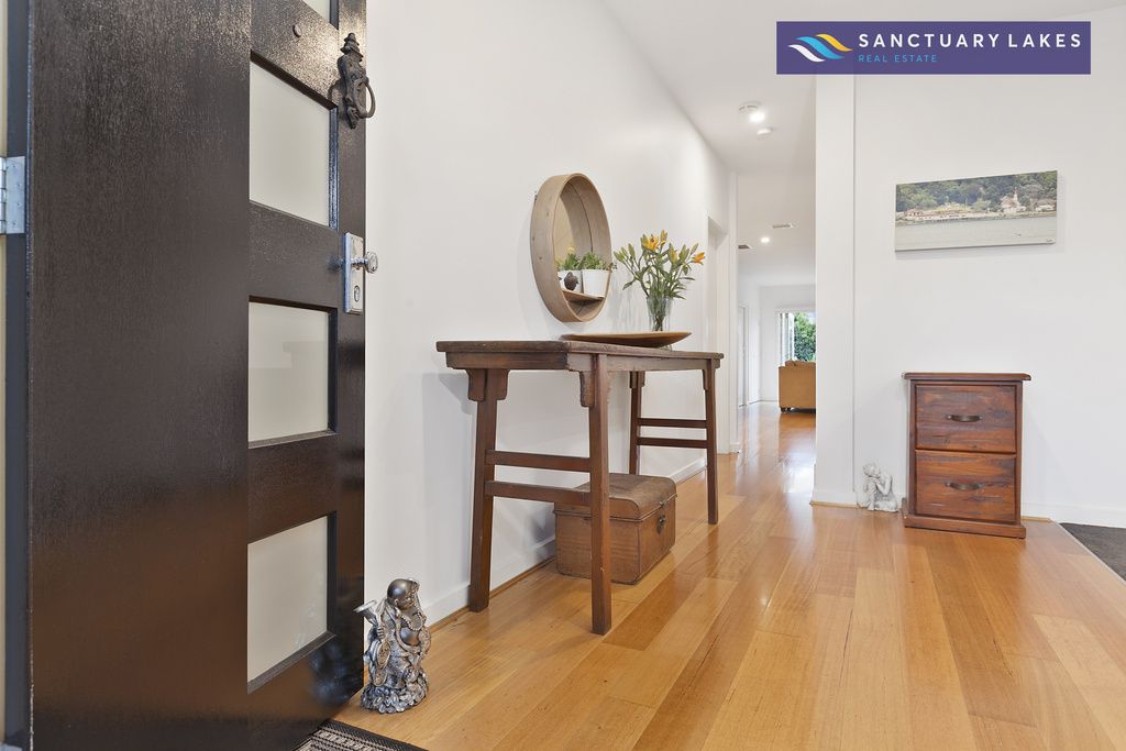 7 Robson Street, Sanctuary Lakes VIC 3030, Image 1