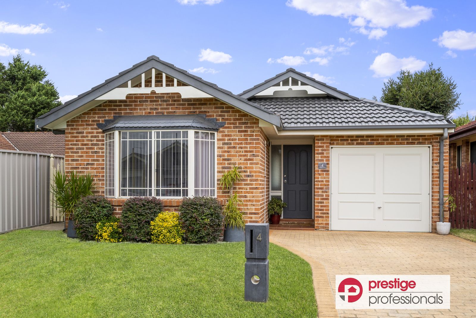 4 Exbury Court, Wattle Grove NSW 2173, Image 0