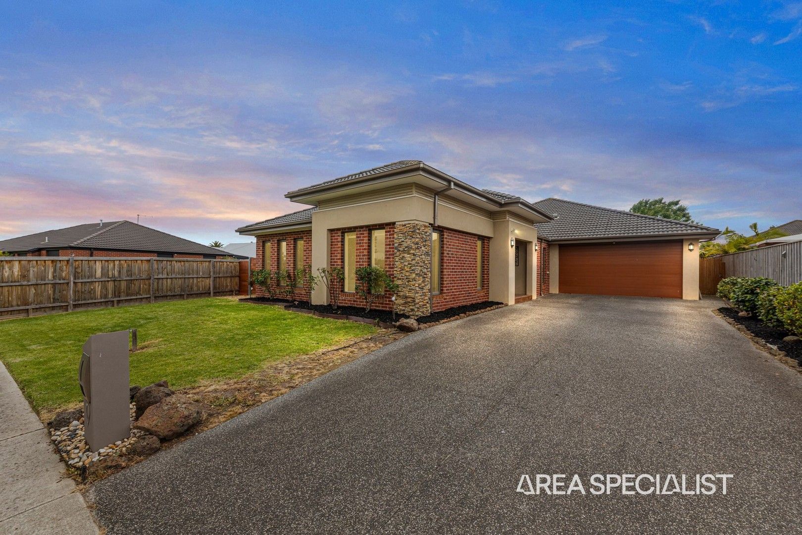 4 bedrooms House in 9 Bligh Boulevard PAKENHAM VIC, 3810