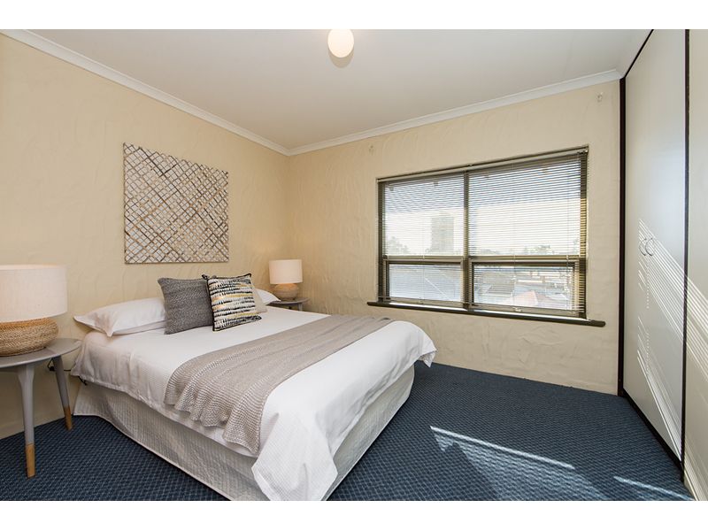 19/10-12 Gordon Street, Glenelg SA 5045, Image 2