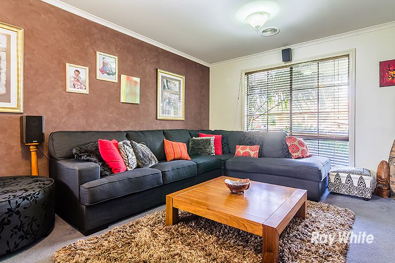 15 Fetlock Lane, Cranbourne East VIC 3977, Image 2