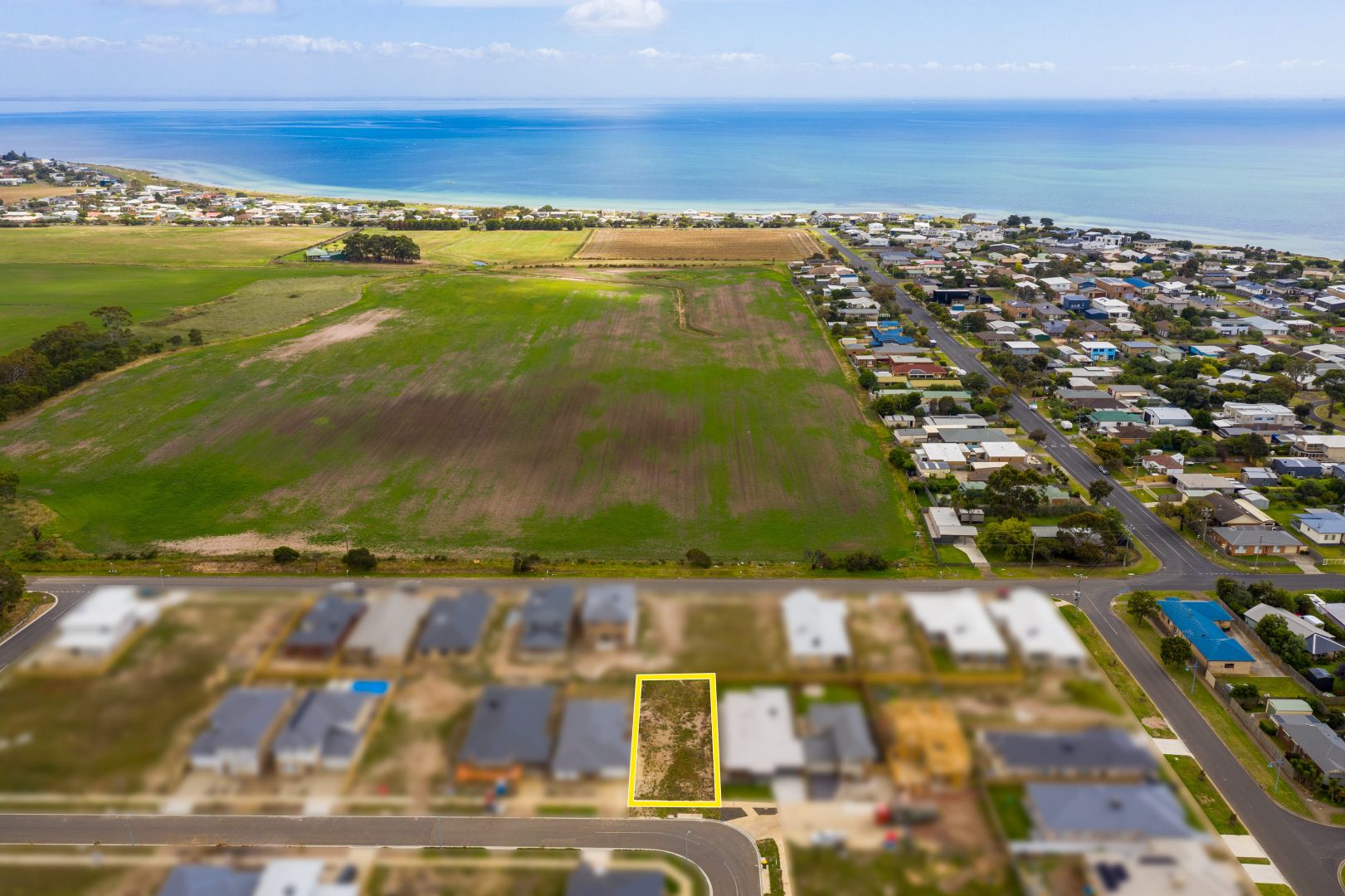 20 Newport Crescent, Indented Head VIC 3223, Image 2