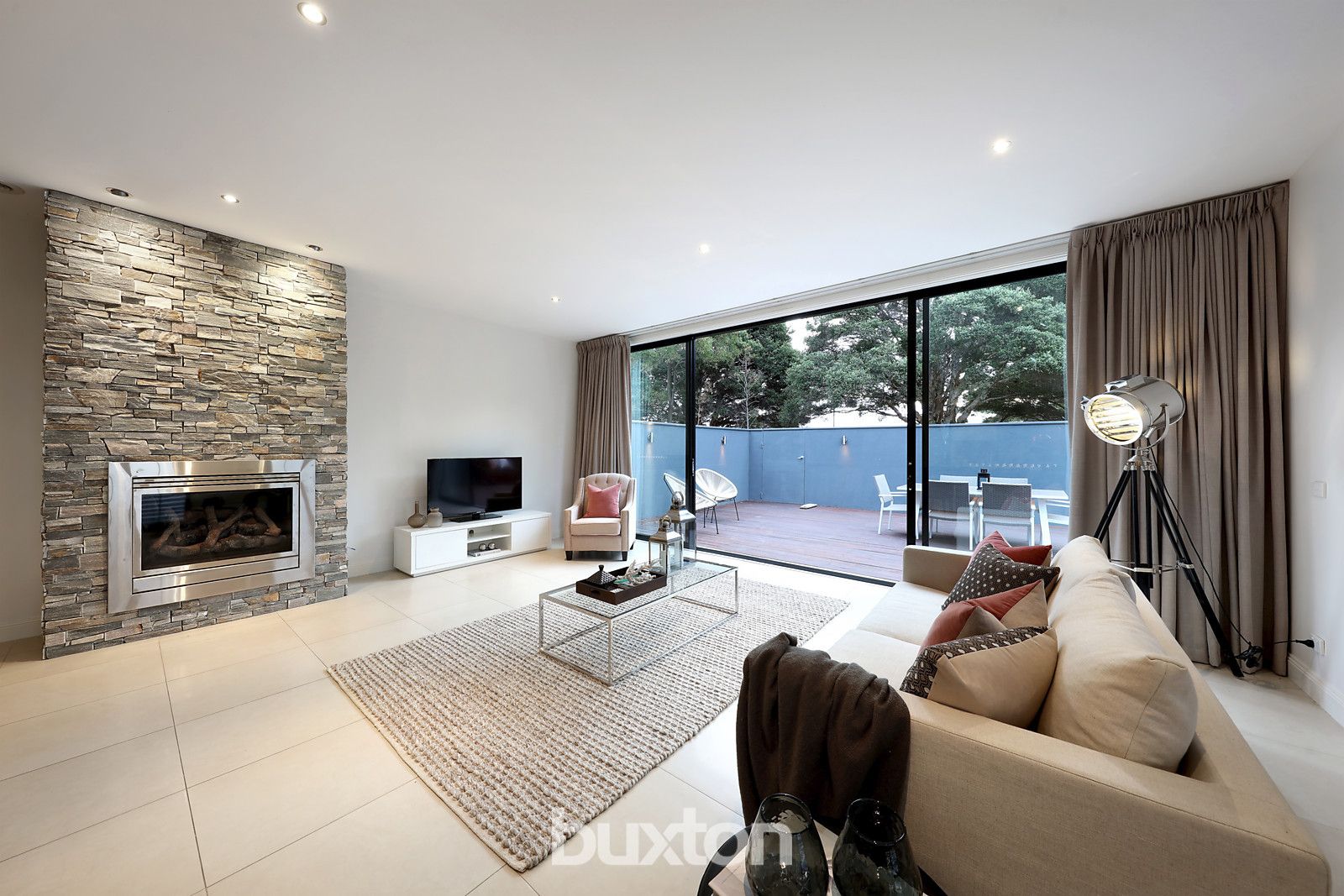 8A Gilbert Grove, Carnegie VIC 3163, Image 2