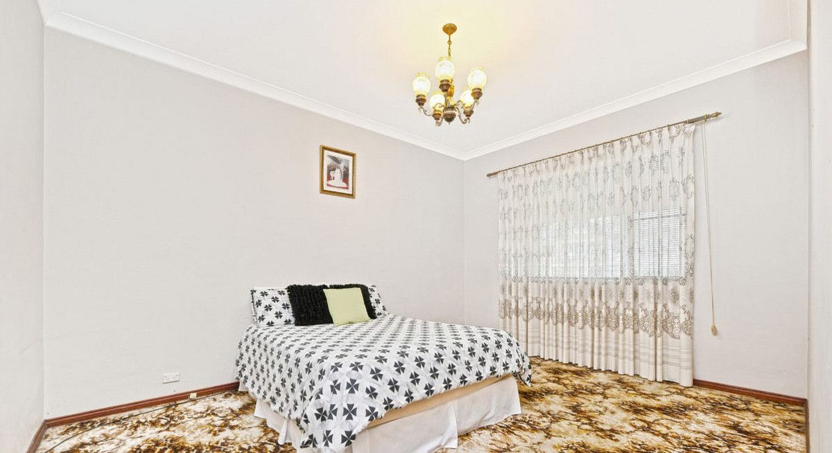 4 bedrooms House in 14 Athelstane Avenue ARNCLIFFE NSW, 2205
