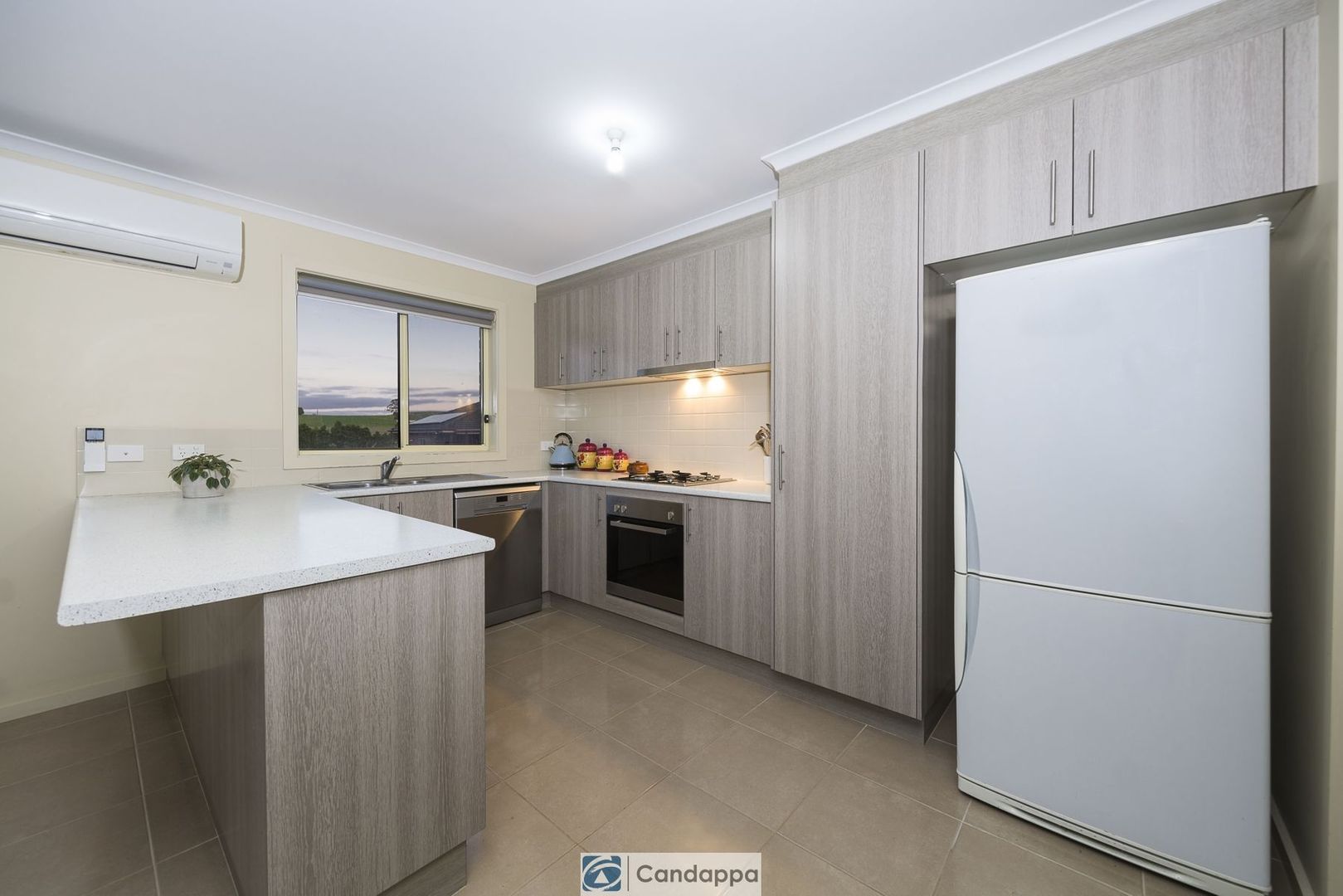 2/15 Mathew Court, Drouin VIC 3818, Image 1