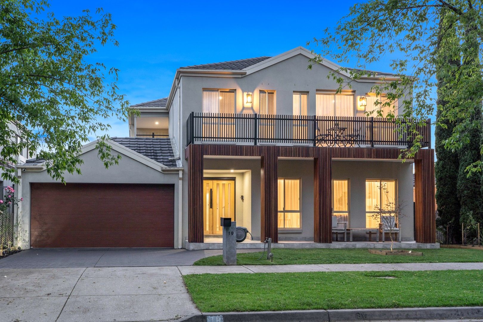5 bedrooms House in 19 Burniston Avenue CRAIGIEBURN VIC, 3064