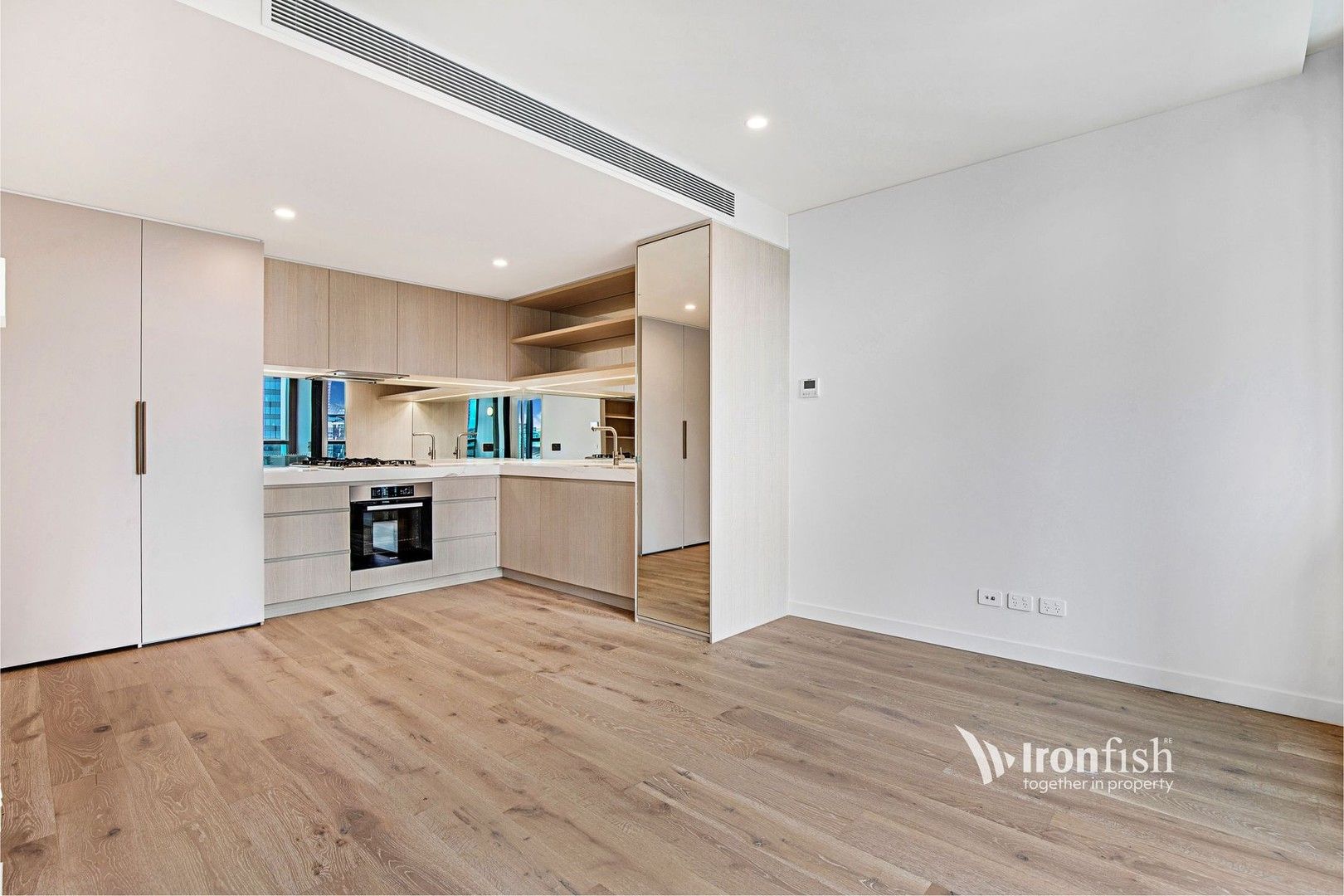 1 bedrooms Apartment / Unit / Flat in 907/105 Batman Street WEST MELBOURNE VIC, 3003