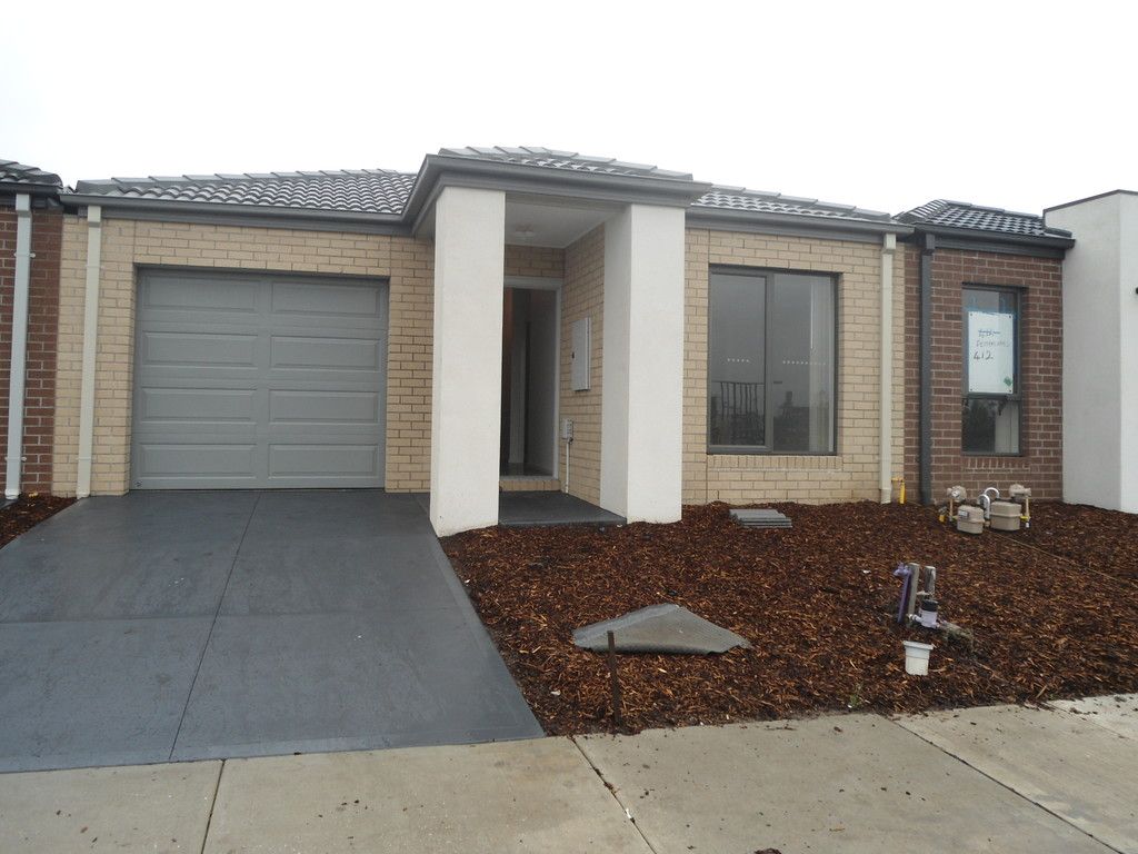 3 bedrooms House in 13 Peppercress Street DIGGERS REST VIC, 3427