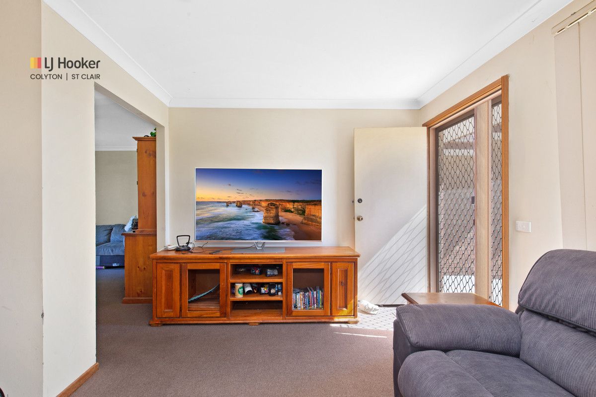 1 Dural Place, Dharruk NSW 2770, Image 2