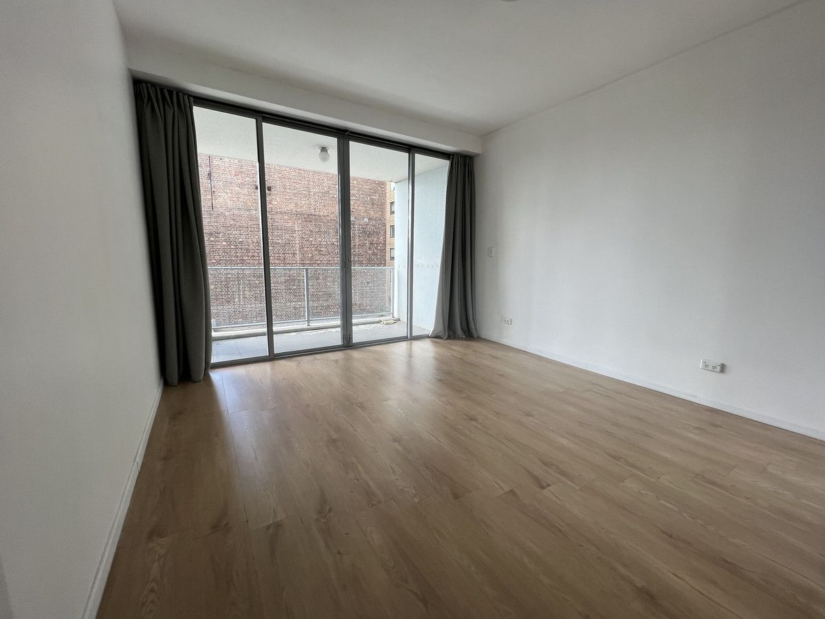 2 bedrooms Apartment / Unit / Flat in 30/12-26 regent Street CHIPPENDALE NSW, 2008