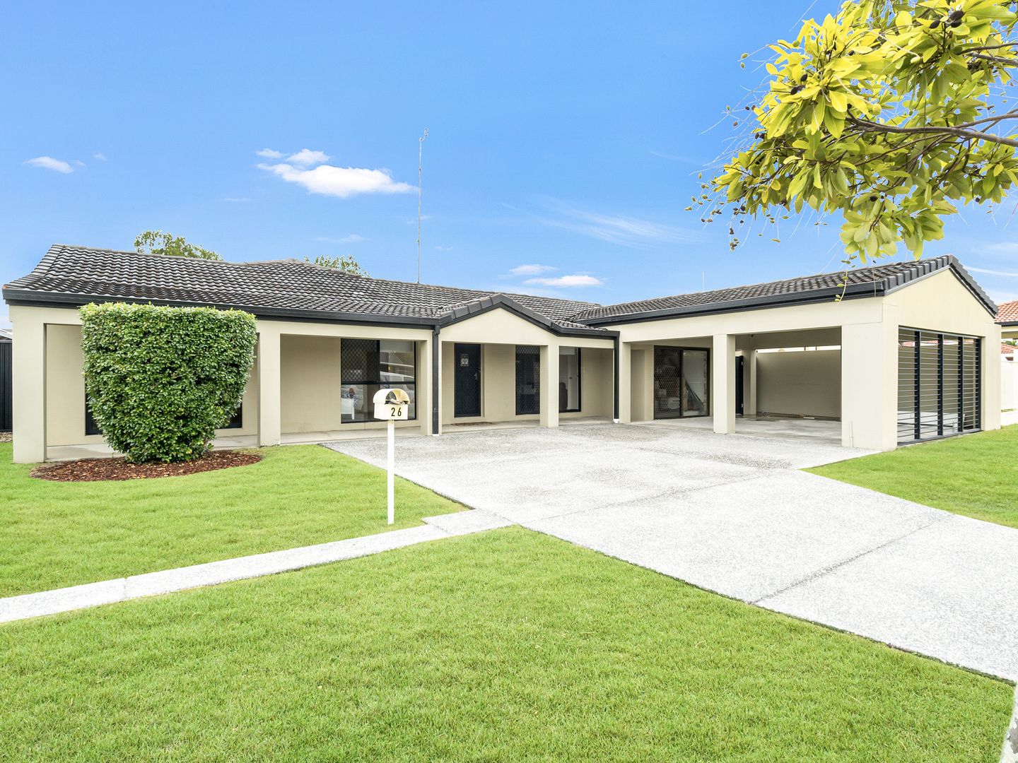 26 Collins Crescent, Benowa Property History & Address Research Domain