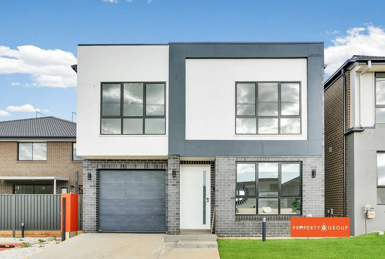 4 bedrooms Townhouse in  RIVERSTONE NSW, 2765