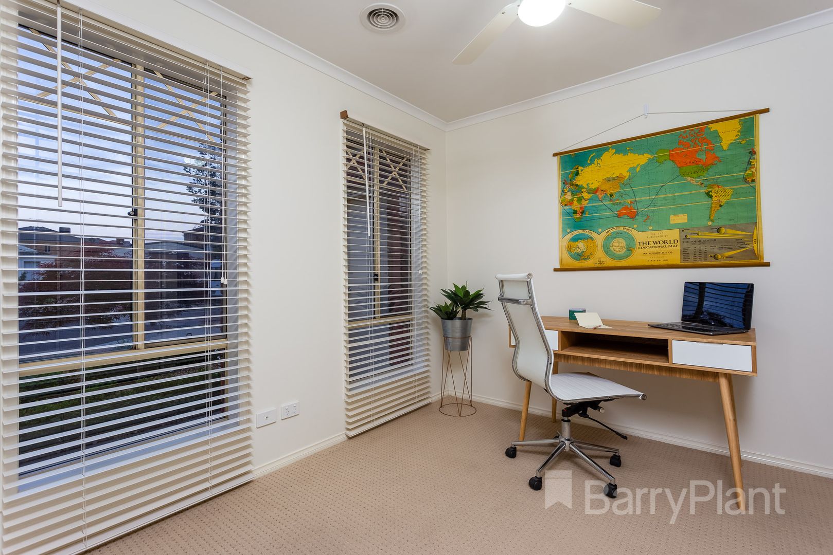 6 Montrose Court, Point Cook VIC 3030, Image 2