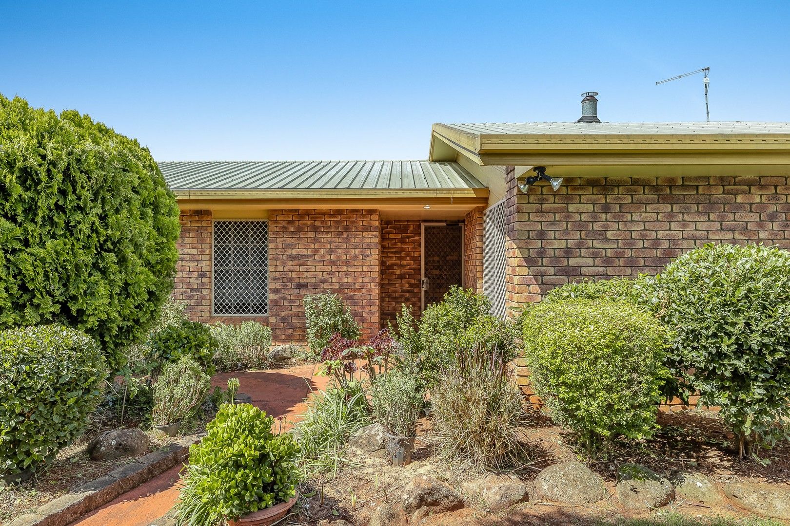 11 Neville Court, Centenary Heights QLD 4350, Image 1