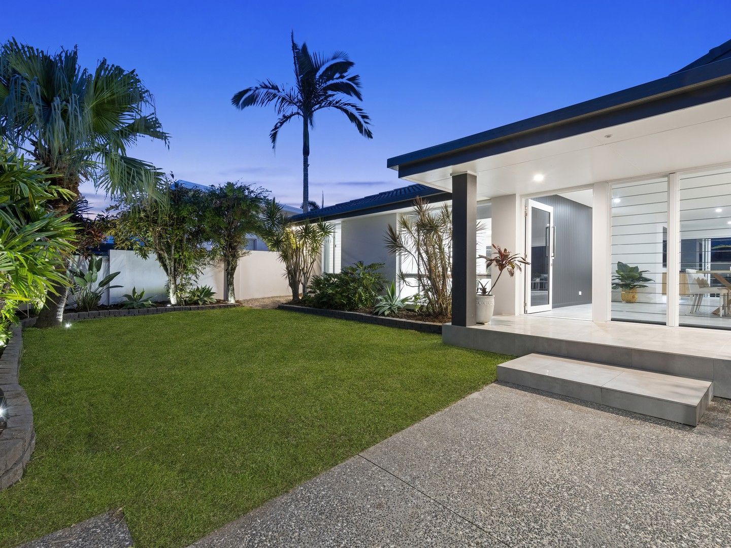 6 Carmel Court, Broadbeach Waters QLD 4218, Image 0