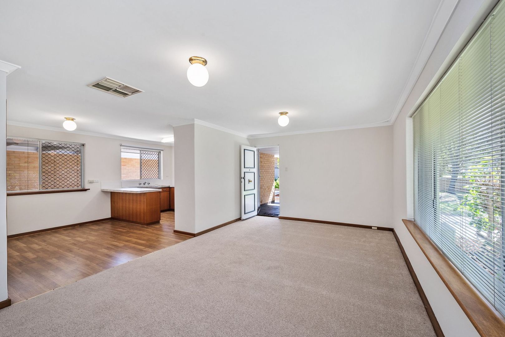 27 Davenport Road, Booragoon WA 6154, Image 2