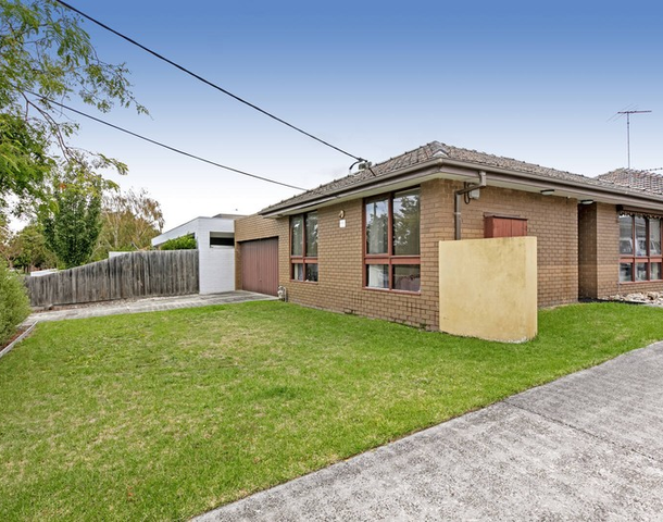 1/14 Gnarwyn Road, Carnegie VIC 3163