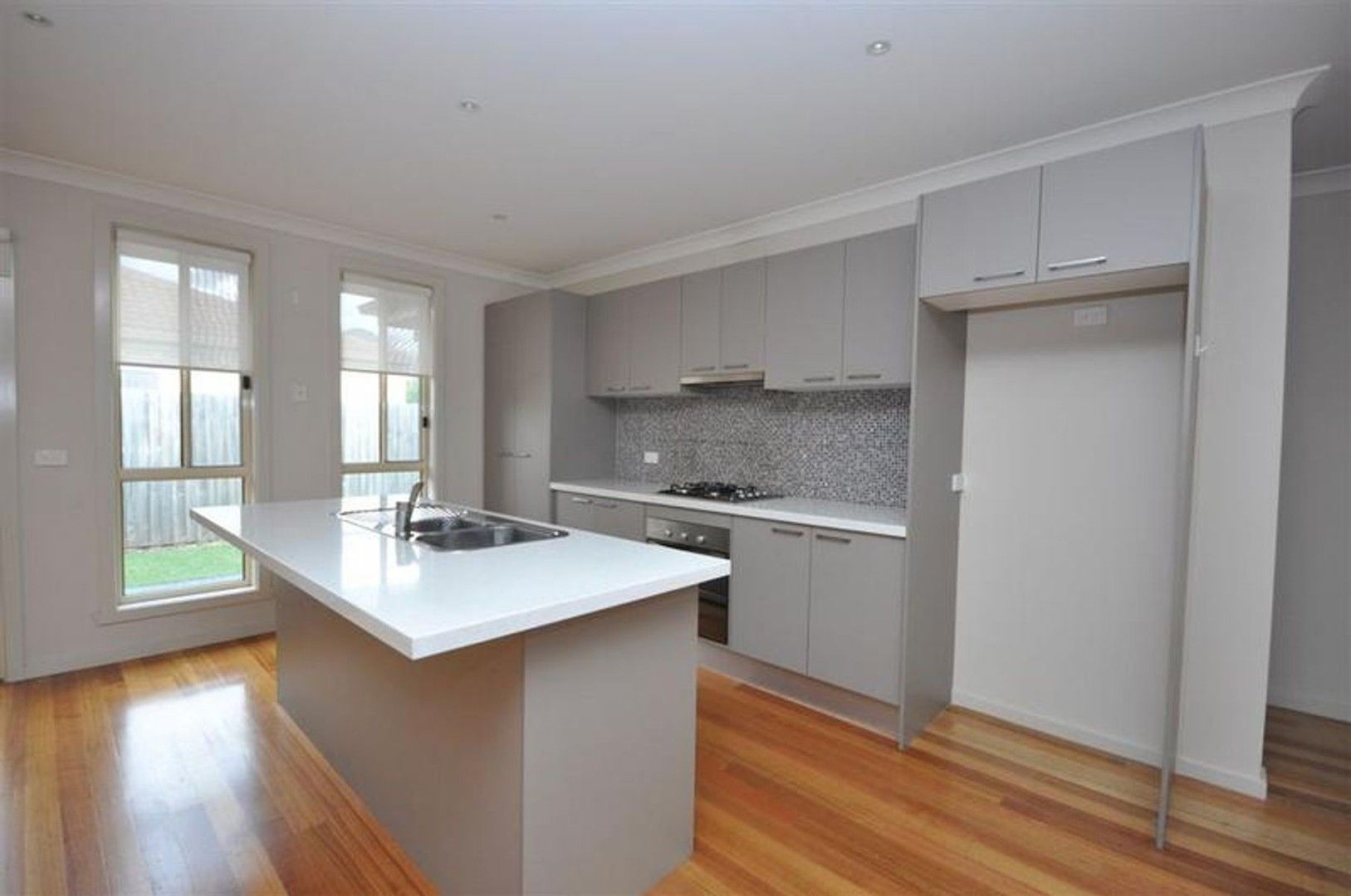 2 bedrooms Apartment / Unit / Flat in 4/149-151 Roberts St ESSENDON VIC, 3040